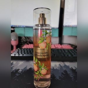 Bath & Body Works Honey Suckle & Peach Spritz
